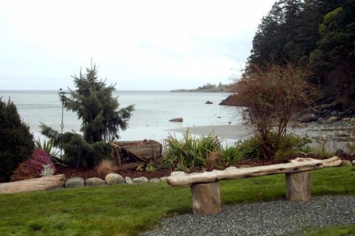 The Lodge At Weir'S Beach Metchosin Εξωτερικό φωτογραφία